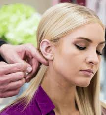 Feb 28, 2022 · parlando sempre di acconciature per capelli lunghi, lisci o ricci che siano, non possiamo non menzionare lo chignon. Letteraf 3 Acconciature Per Capelli Lunghi Lisci