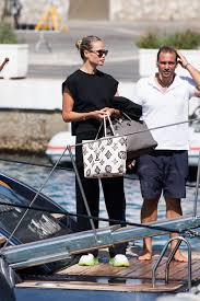 Bei edler unicef gala in capri. 0eidtofidrg5bm