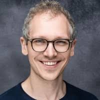 6400+ perfiles de «Eaves»