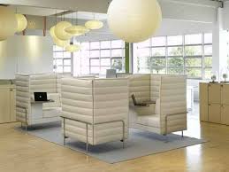 Hoteling Office Space Google Search Innovative Office Office Interior Design Modern Modern Office Interiors