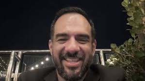 Sale de Qatar el mexicano Manuel Guerrero, perseguido por su orientación  sexual