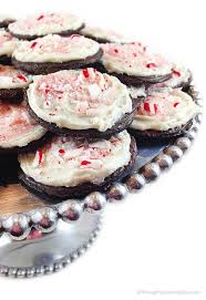 No Bake Peppermint Bark Cookies A Simple Cookie For The Holidays Like Peppermint Bark But Wit Peppermint Bark Cookie Delicious Christmas Cookies Cookie Crunch