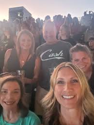 Can someone please fix the lighting