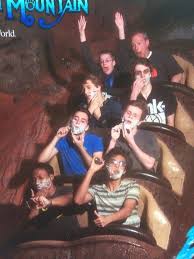 What These Boys Did On Splash Mountain Made Their Senior Trip Epic Rollercoaster Funny Really Funny Memes Disneyland Meme