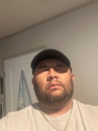 Single new to the area looking for fun dates 43 year old message me to talk