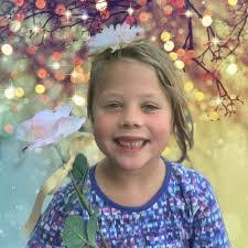 Wendy Burgett's Instagram, Twitter & Facebook