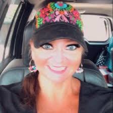 Julie Putnam's Instagram, Twitter & Facebook