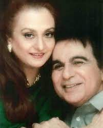 His hair color is white. Dilip Kumar And Saira Banu S Love Story Age Gap Of 22 Years 54 Years Of Marriage And A Miscarriage