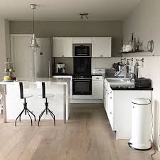 Kuche Weiss Schlicht Landhaus Hocker Kuchenstuhle Kuchenhocker Metallhocher Tresen Kuchenstuhle Kuche Weisse Kuche