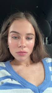 Janna Mills's Instagram, Twitter & Facebook