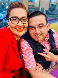 Hoy me llevaron a comer mi amiga Gladis Janeth Gamez Flores y mi amigo  Eliud Elizondo Cerda (esposo de Gladis) … Agradecido siempre con ellos por  su amistad y por siempre recibirme