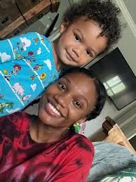 Experienced babysitter available in Palm Beach