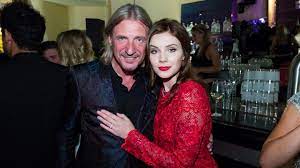 Auf seinem facebook account dementierte otto am 4. Nathalie Volk Und Frank Otto Denken Uber Kinder Nach Stern De