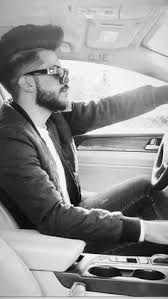 زوجي أحسه شخص بعيد عني وغامض! 57 Ø§Ø¨ÙŠØ¶ Ø§Ø³ÙˆØ¯ Ideas Male Portrait Poses Mens Photoshoot Poses Best Poses For Men