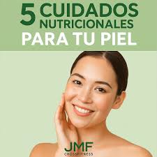 5 cuidados nutricionales para tu piel 1. Hidratación inteligente Toma 30–35  ml/kg/día (≈2–3 L) y añade electrolitos ligeros si sudas mucho. Incluye  frutas con agua: pepino, sandía, melón. 2. Proteína suficiente (colágeno +