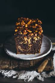 Saftiger Snickers Marmorkuchen Mit Erdnusskaramell Tinastausendschon Rezept In 2020 Marmorkuchen Ruhrkuchen Rezept Kuchen