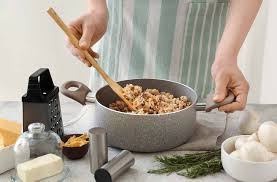 Il risotto è un'invenzione tutta italiana, le varietà di riso impiegate, la tecnica di cottura, le ricette più note, ogni aspetto del piatto ha preso forma n. Le Migliori Ricette Per Il Risotto Il Gigante Centri Commerciali