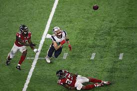 If he caught on in between his legs then. Twitter Reacts To Julian Edelman S Circus Catch In 4th Quarter Of Super Bowl 51 Bleacher Report Latest News Videos And Highlights