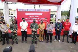 Lemang daun lerek jadi pilihan kerana buluhnya tidak perlu dibelah, sebaliknya ia mempunyai daun bertangkai yang mudah dikeluarkan untuk dihidangkan. Kunjungi Natuna Panglima Tni Dan Kapolri Tinjau Pelaksanaan Vaksinasi Target Kasus News