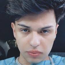 Born 16 january 1997) is a spanish professional footballer who plays as a centre back for villarreal. Fabio Guerra Bio Family Trivia Famous Birthdays