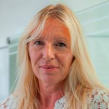 Samantha Woods's Instagram, Twitter & Facebook