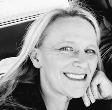 🤍 Follow Friday❕😝 In case you haven't noticed...we are officially “Those  Drywall Chicks” now!! That Drywall Chick is a thing of the past...it was  fun while it lasted but it will be