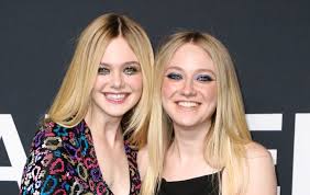 Born february 23, 1994 conyers, georgia, usa. Dakota Fanning On Her Sister Elle We Had Nothing In Common As Children The Irish News
