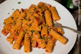 Wos Zum Essn Feierabendkuche Cremige 15 Minuten Ajvar Erbsen Pasta Vegan Food Vegetarian Recipes Cooking