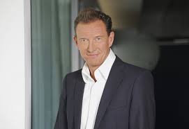 Also besuchen sie jetzt regelmäßig spiele des 1.fc köln. Biografie Dr Norbert Lehmann Zdf Presseportal