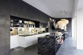 Sei fortunato, le hai trovate. 9 Striking Custom Kitchen Islands