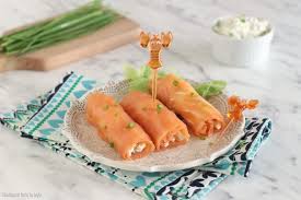 Rotolini di salmone e rucola. Involtini Di Salmone E Philadelphia Versione Antipasto E Finger Food