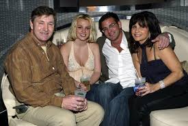 Britney spears and sister jamie lynn bring all their kids together for sweet photo. Britney Spears Dad Why Is He Still A Part Of The Conservatorship After The Hearing