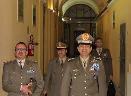 È francesco paolo figliuolo, generale di corpo d'armata, il nuovo commissario straordinario per l'emergenza coronavirus nominato da mario draghi al posto di domenico arcuri per la gestione della. Esercito Il Comandante Logistico Generale Francesco Paolo Figliuolo In Visita A Enti Militari In Sardegna Military News From Italy