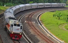 Ini jadwal dan rute kereta api kaligung mulai dari semarang poncol, weleri, pekalongan, pemalang, tegal, brebes, cirebon. Jadwal Kereta Api Semarang Stasiun Tawang Poncol Terbaru Update 2019 Harga Tiket Rute Tarif Perjalanan Marchelloka Com