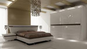 Şık bir yatak odası için onlarca alternatif sunan yatak odası takımları vivense'de sizleri bekliyor. Kadinlarin Hayat Ansiklopedisi Part 454 Bedroom Bed Design Bedroom Interior Modern Bedroom