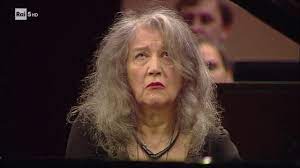 She has been married to stephen kovacevitch since 1974. Martha Argerich Schumann Fantasiestuck Op 12 No 7 2019 Youtube