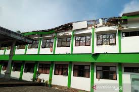 Informasi ini disampaikan badan meteorologi klimatologi dan geofisika. Gempa Terasa Di Sejumlah Wilayah Jatim Antara News