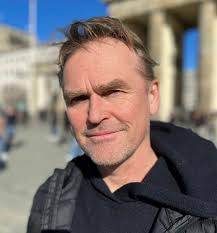 Bolag vill möta motstånd mot vindkraft med lägre elpriser