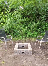 To do this, stake a post in the center of the fire pit ring, then unroll some garden twine and attach one end to the stake. 50 Diy Fire Pit