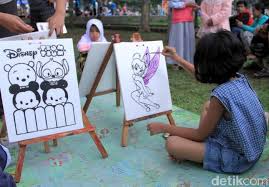 Gambar dekoratif adalah gambar yangbercorak. Asyiknya Anak Anak Sd Ngabuburit Dengan Melukis