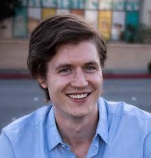 What's a great habit every successful designer should have? What a designer  needed?