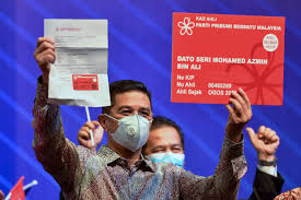 Mohamed azmin bin ali (jawi: Netizens Amused Miti Minister Azmin Ali Wore His Facemask Upside Down News Rojak Daily