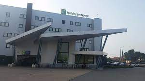 Your smart choice at malpensa airport. Parking And Front Picture Of Holiday Inn Express Milan Malpensa Airport Somma Lombardo Tripadvisor