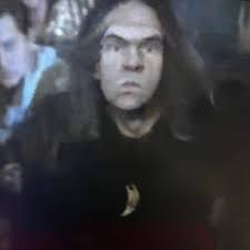 Who is the mysterious character in the pilot episode of SG1?