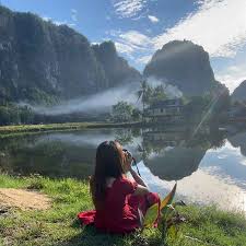 Rammang rammang merupakan gugusan pegunungan karst dikelilingi perairan terbesar dalam urutan ketiga di dunia setelah china selatan dan vietnam. Wisata Karst Rammang Rammang Di Maros Indah Dan Fenomenal