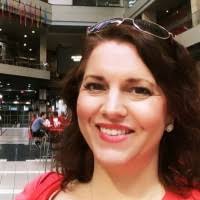 Amanda Lauritzen's Instagram, Twitter & Facebook