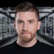 Martin Broder's Instagram, Twitter & Facebook