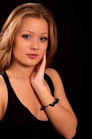 Portrait de la belle fille — Photo de stock par ©nikart