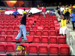 Laga malaysia vs indonesia di stadion bukit jalil, selasa (19/11) malam nanti memang bukan sekadar tiga poin saja. Malaysia Vs Indonesia Final Malaysian Supporters Celebration After Match 2 Youtube