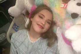 Jennifer Bernhardt's Instagram, Twitter & Facebook